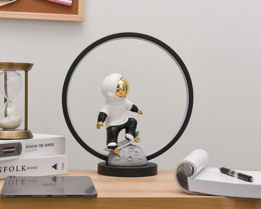 USB Astronaut Night Light – 3D Resin Space Man LED Table Lamp Home Decor (3pcs MOQ)