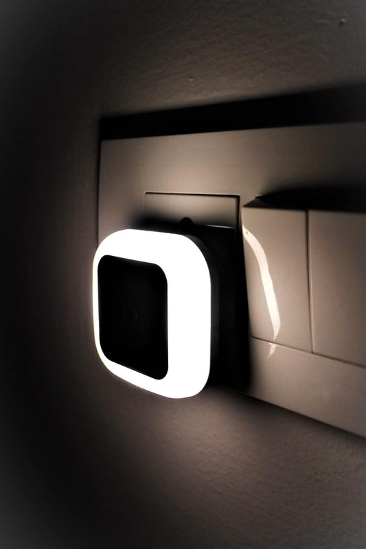 Zest 0.5W Led Plug in Smart Night Lamp with Automatic Sensor Smart Led Night Lamp