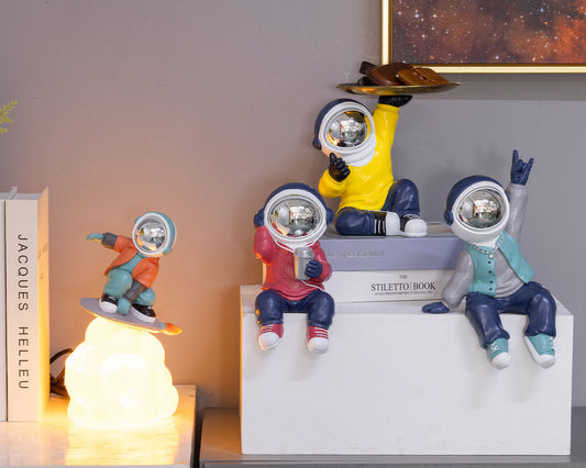 USB Astronaut Night Light – 3D Resin Space Man LED Table Lamp Home Decor (3pcs MOQ)